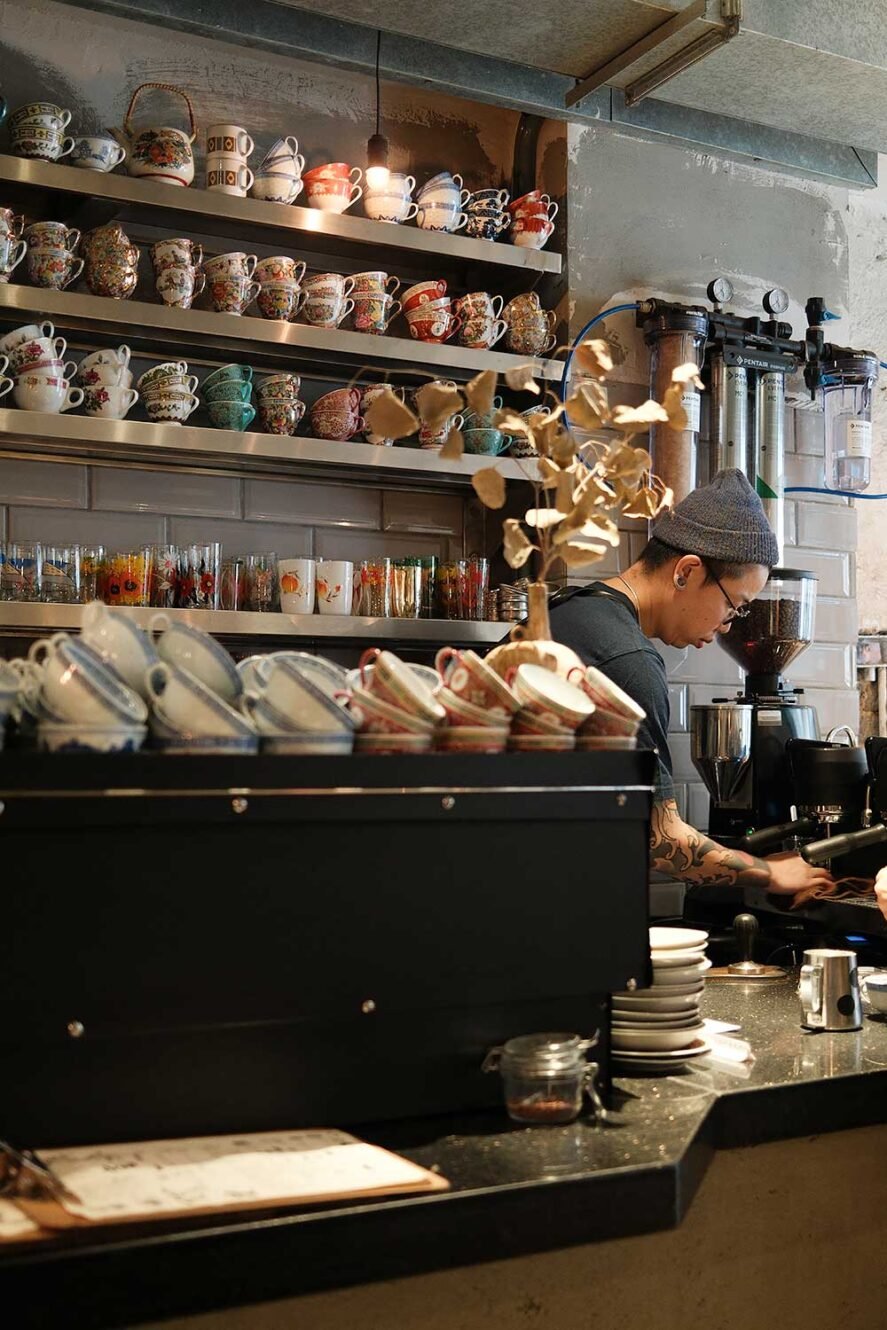 香港中环最好的咖啡店之一——Halfway Coffee的中国风咖啡杯