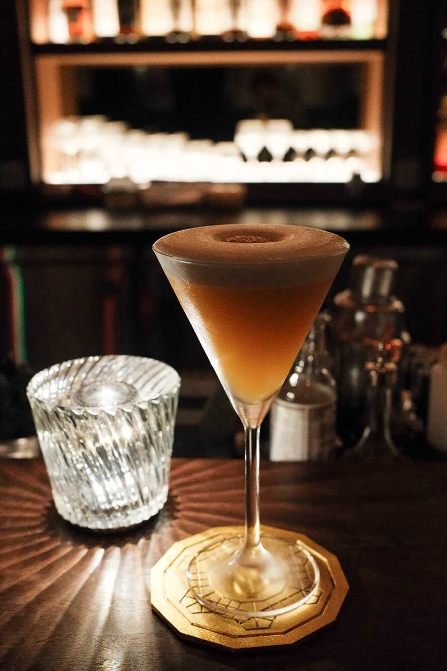 在香港大馆的地下酒吧 001 品尝鸡尾酒