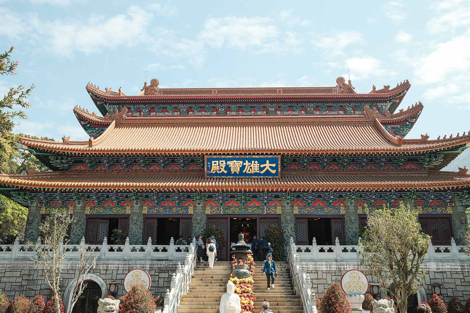 您可以将宝莲禅寺与香港大佛一起游览。